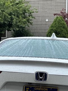 Foam wash on vehicle roof
